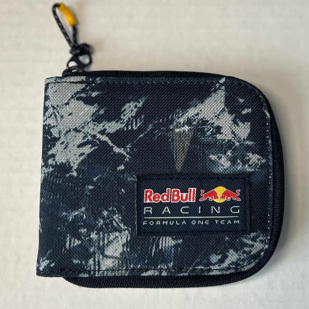 Puma Red Bull RBR Lifestyle
Wallet Total Eclipse
 074498 01